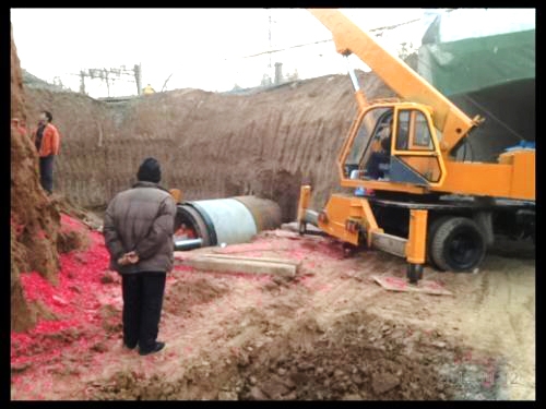 京滬鐵路頂管